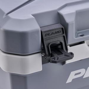 Frost™ Cooler 32 Quart (30 L) - Image 17
