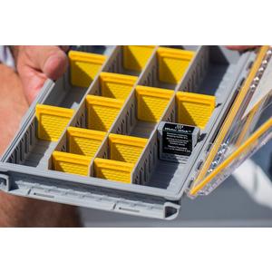 Plano Edge Flex 3600 Tackle Storage, Includes 38 Flex Dividers, Gray and  Yellow, Customizable Waterproof Tackle Box Organization, Rustrictor  Rust-Resistant Technology : : Sports & Outdoors