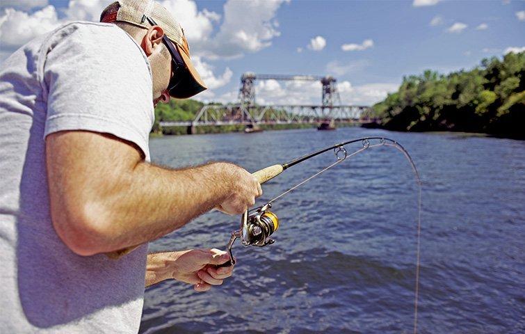 Spinning reel won't reel in!?? : r/FishingForBeginners